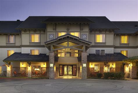 larkspur landing hotel folsom.
